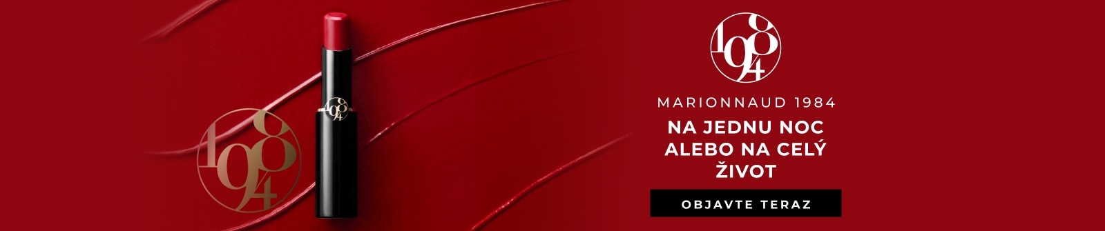 2026MCE0261-PLP_DT_1600x335-MSK.jpg Červený rúž Marionnaud 1984 na elegantnom červenom pozadí s jemnými textúrami.