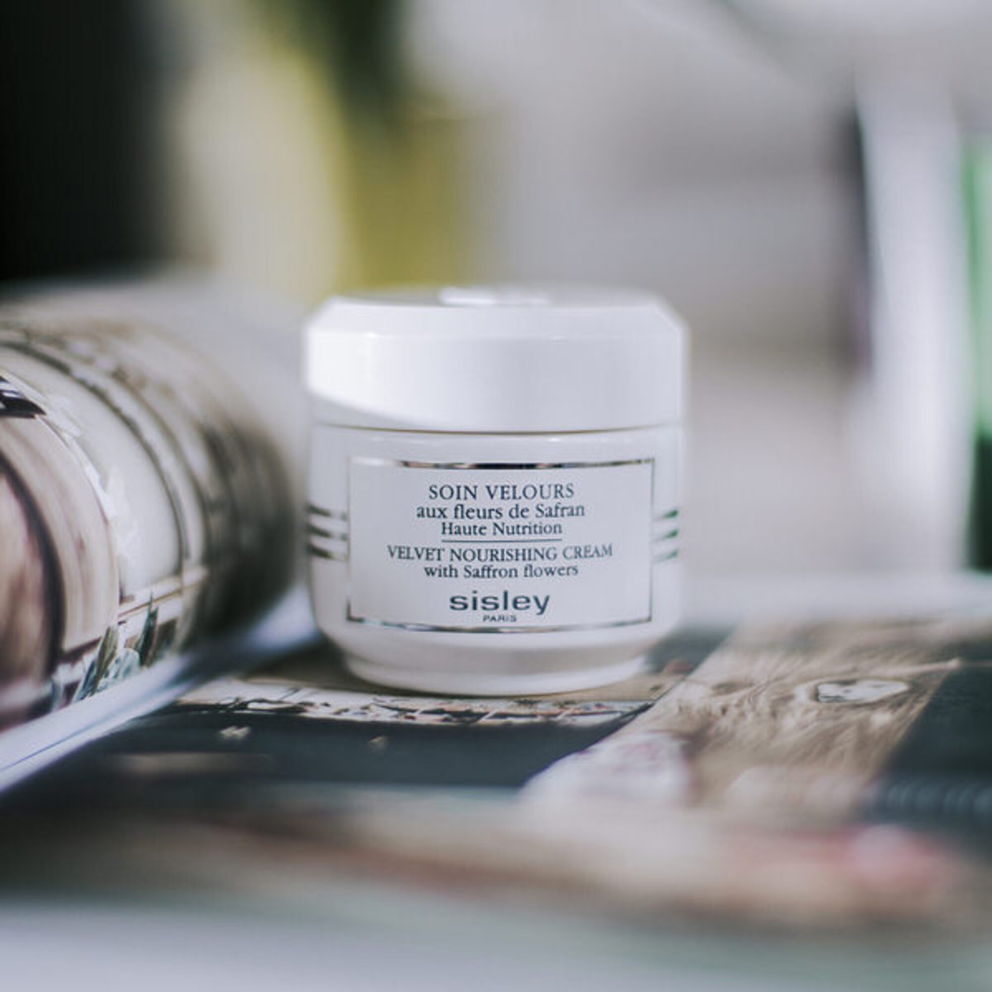 SISLEY VELVET NOURISHING CREAM Výživný Krém Na Tvár 9 of 9 Výživný Krém Na Tvár