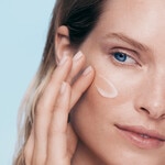 50 ML Elizabeth Arden HYALURONIC ACID + PEPTIDES CERAMIDE HYDRA-PLUMPING WATER CREAM Hydratačný krém 4 of 5 Hydratačný krém