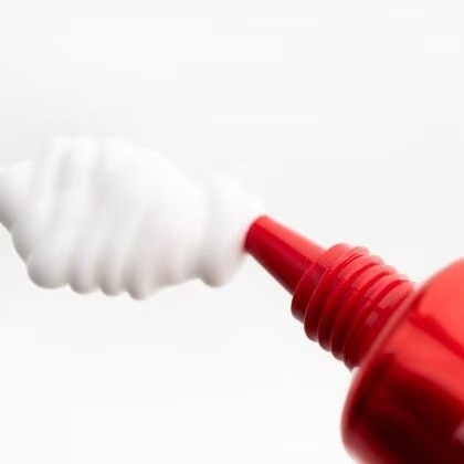 Očný krém proti starnutiu