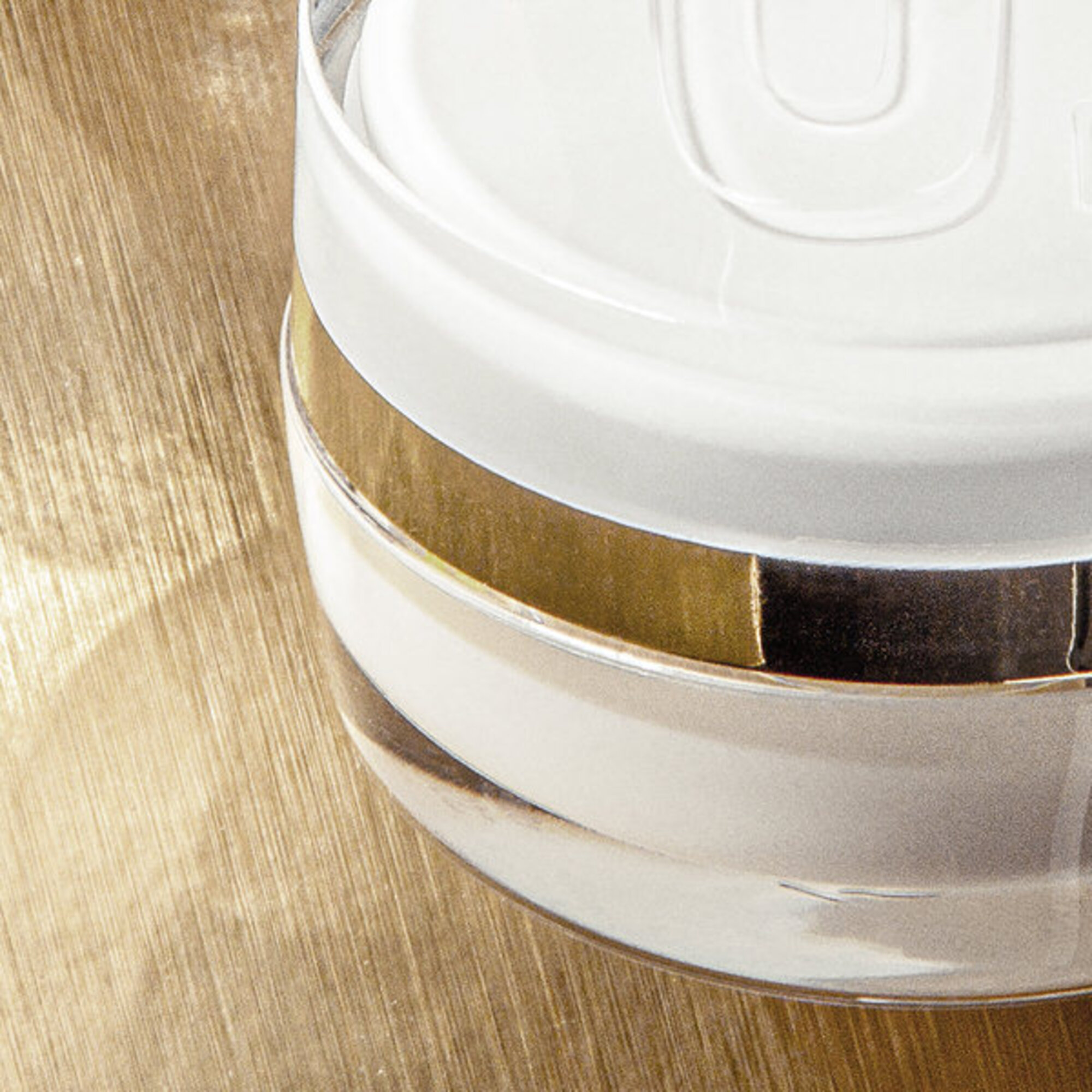 Spevňujúci krém na kontúry očí a pier