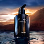 250 ML Dior SAUVAGE Hydratačný a zjemňujúci šampón pre mužov 3 of 4 Hydratačný a zjemňujúci šampón pre mužov