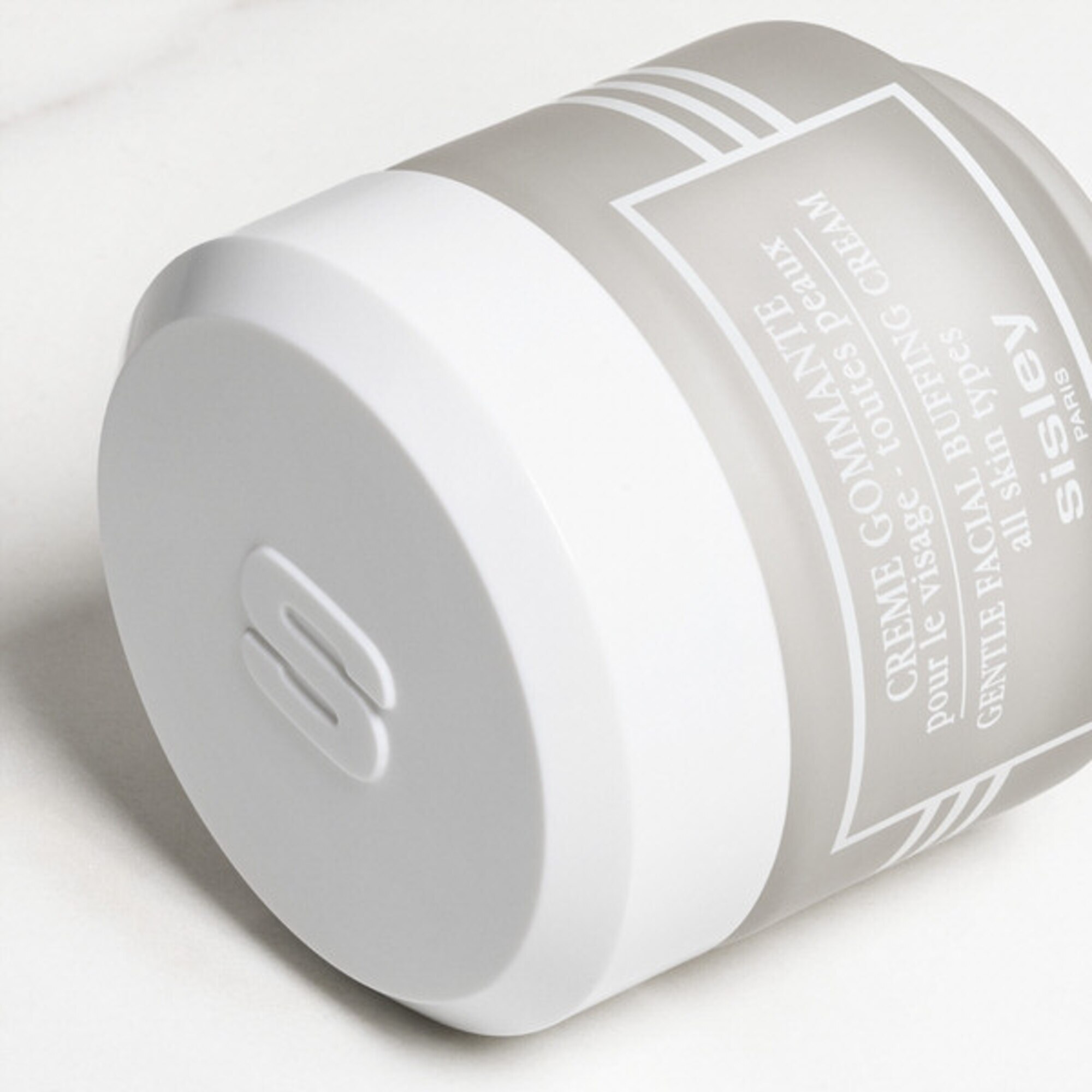 Jemný pleťový krémový píling