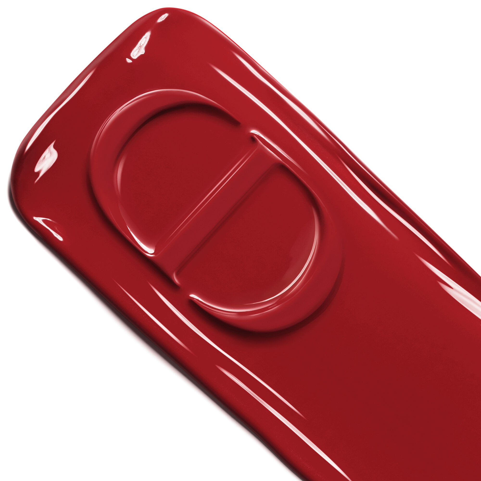 Dlhotrvajúci rúž s lesklým finišom