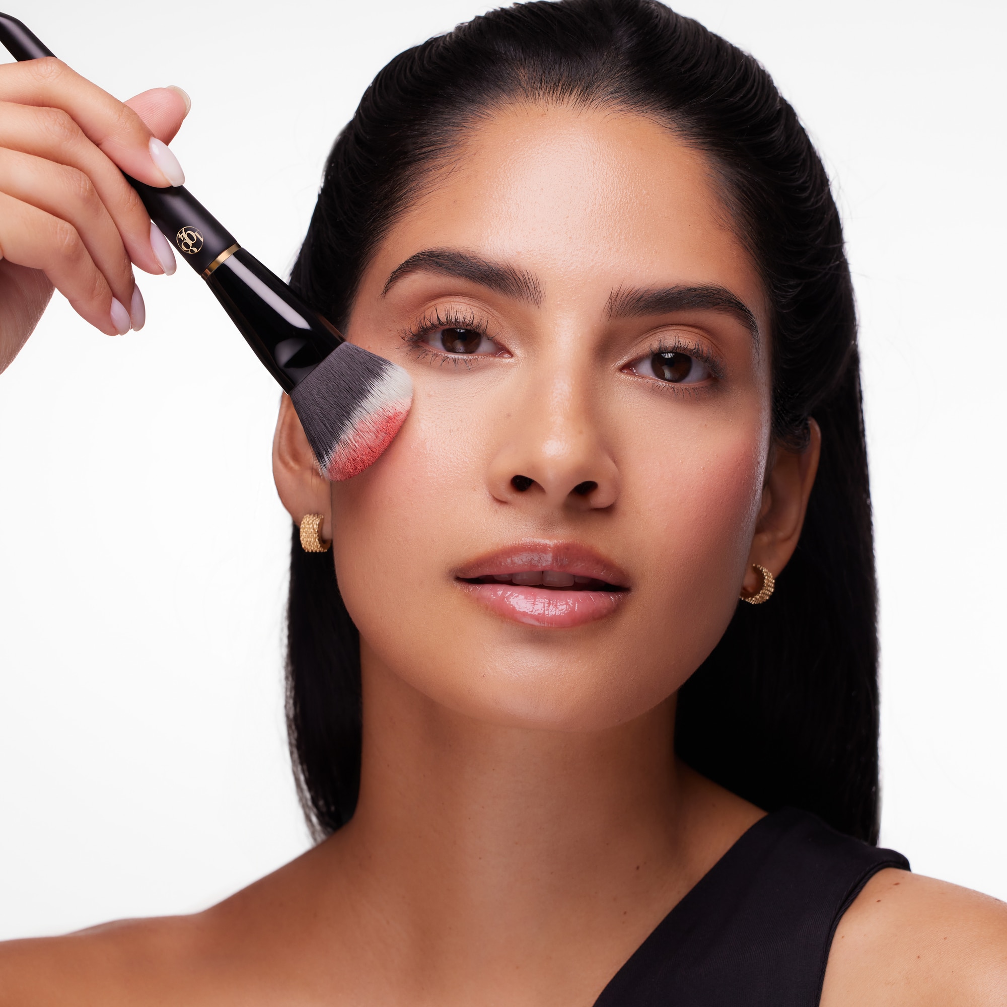 Štetec na lícenku a bronzer