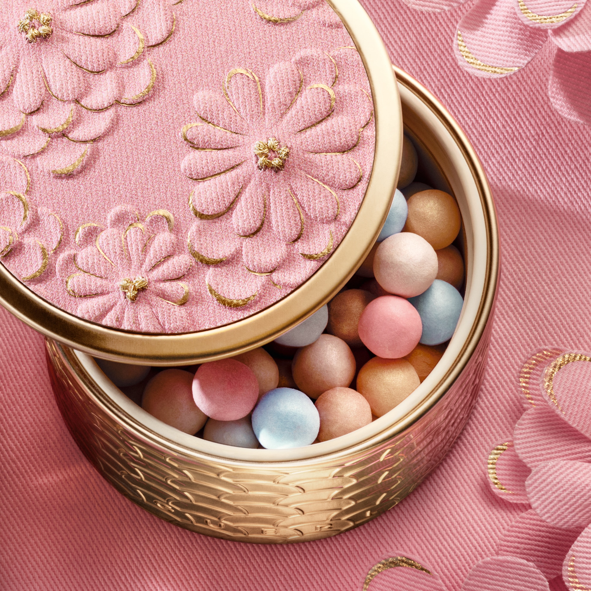 Rozjasňujúce púderové perly - Limitovaná edícia