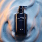 250 ML Dior SAUVAGE Hydratačný a zjemňujúci šampón pre mužov 2 of 4 Hydratačný a zjemňujúci šampón pre mužov