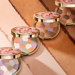 GUERLAIN MÉTÉORITES COMPACT Zmatňujúci a fixačný púder 2 of 3 Zmatňujúci a fixačný púder