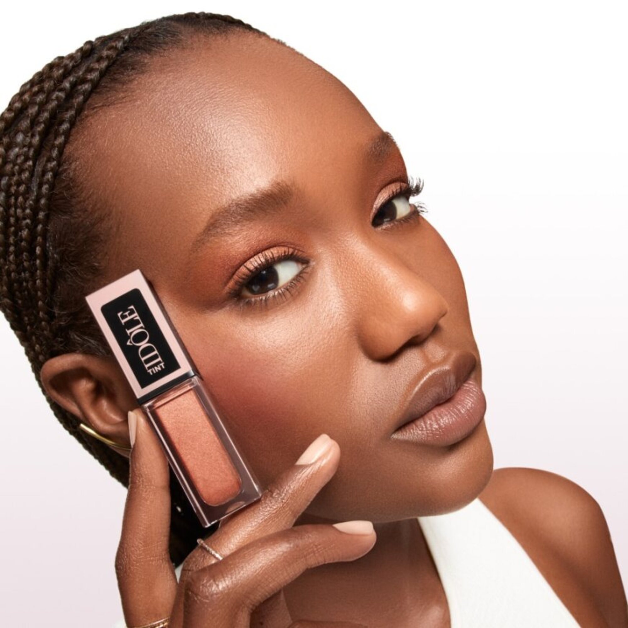  Lancôme IDÔLE TINT Tekuté očné tiene  1 of 3 
