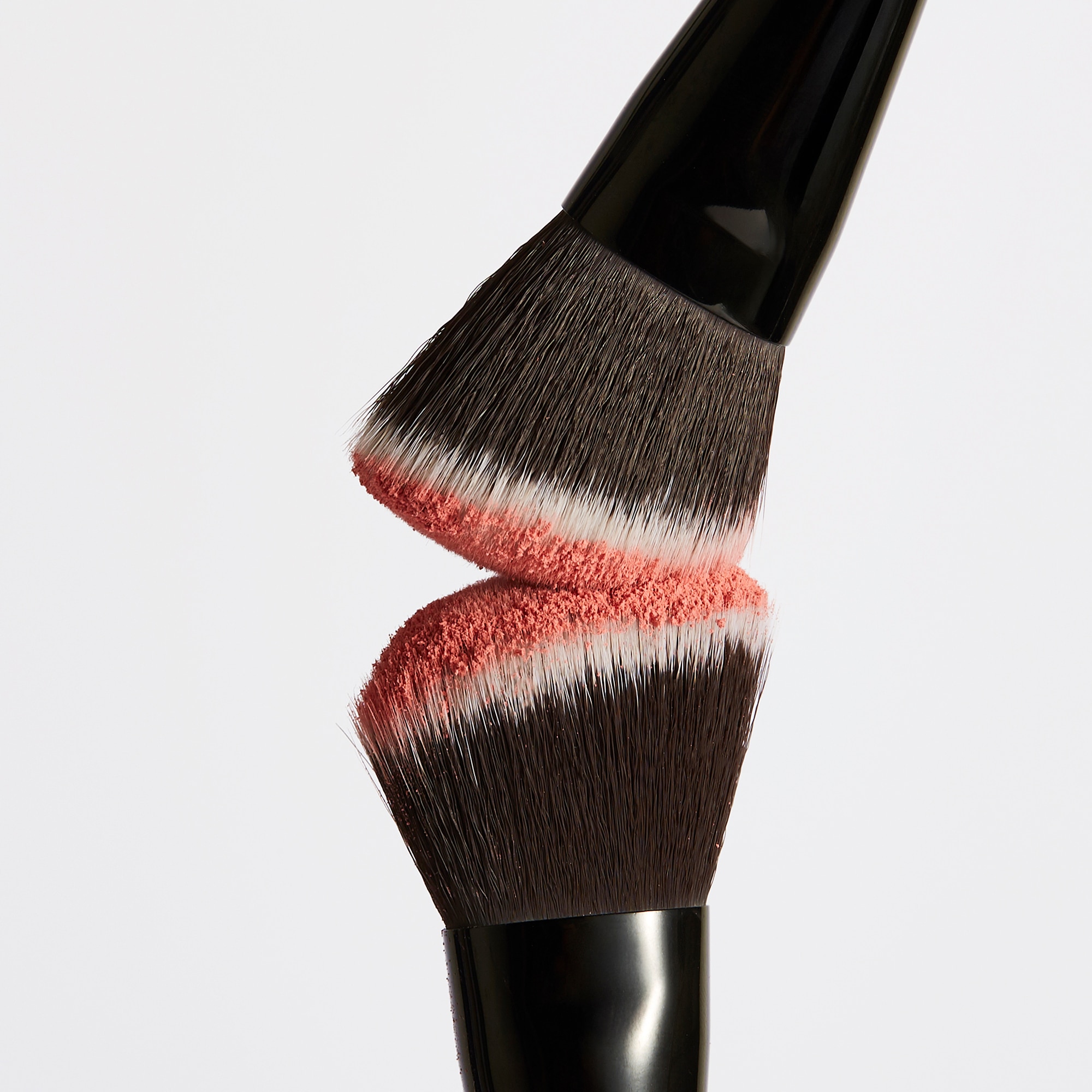 Štetec na lícenku a bronzer