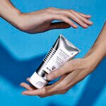 75 ML SISLEY RESTORATIVE HAND CREAM Hydratačný krém na ruky a nechty 4 of 4 Hydratačný krém na ruky a nechty