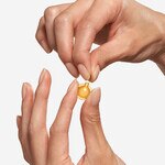  Elizabeth Arden ADVANCED CERAMIDE CAPSULES DAILY YOUTH RESTORING EYE SERUM Očné sérum  7 of 8 Očné sérum