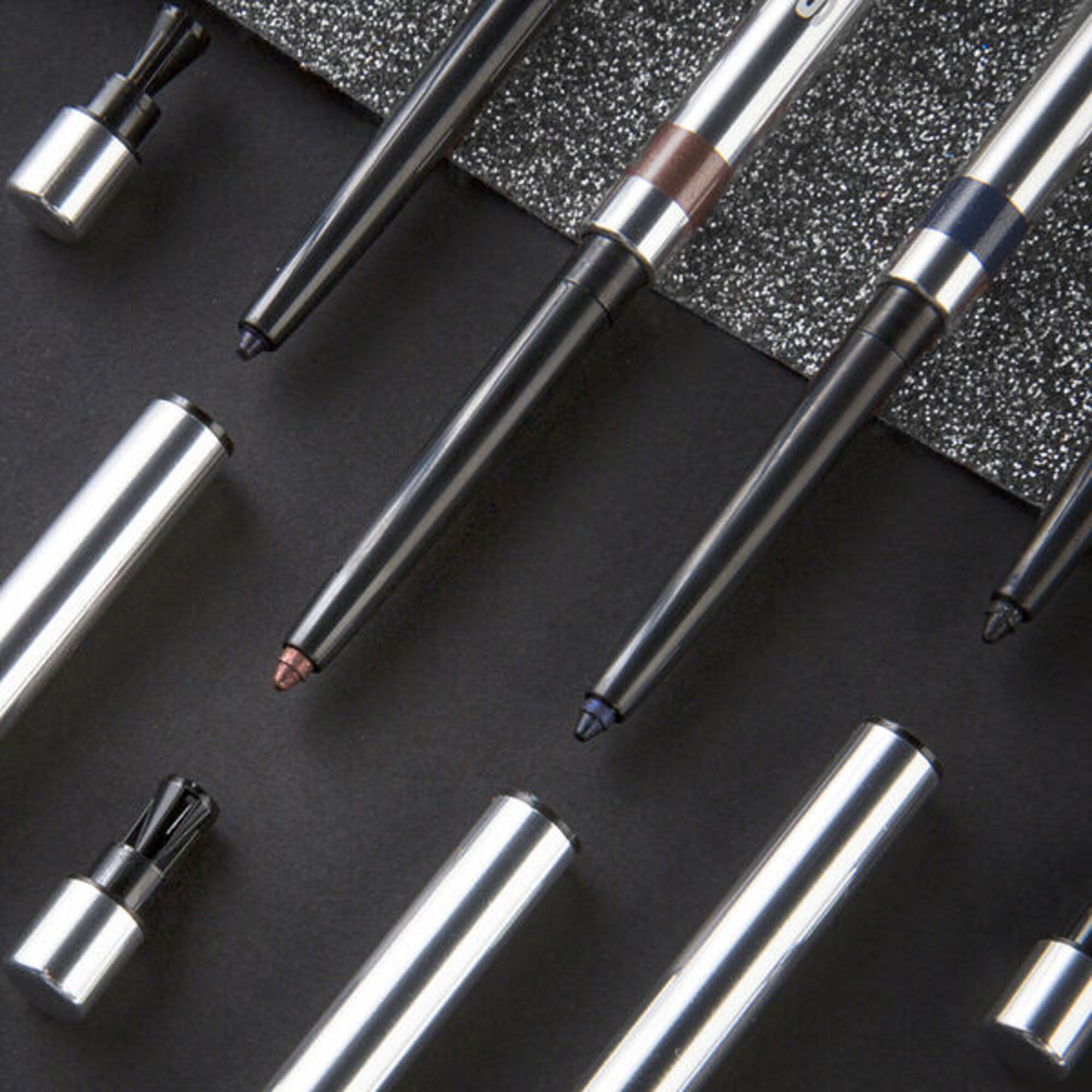 Trvácna vodeodolná ceruzka na oči