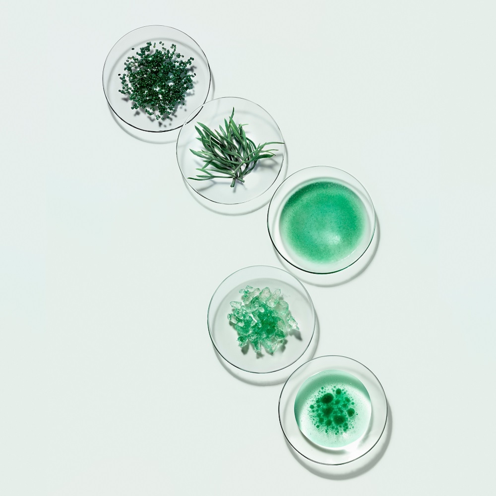 Omladzujúca pleťová esencia