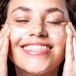 50 ML Hello Sunday SEBUM CONTROL MOISTURISER SPF50 Ľahký zmatňujúci krém SPF50 2 of 2 Ľahký zmatňujúci krém SPF50