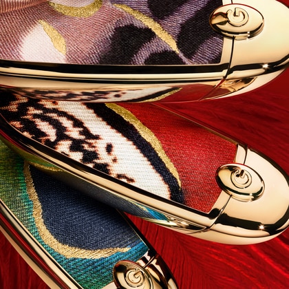 Puzdro na rúž s dvojitým zrkadielkom