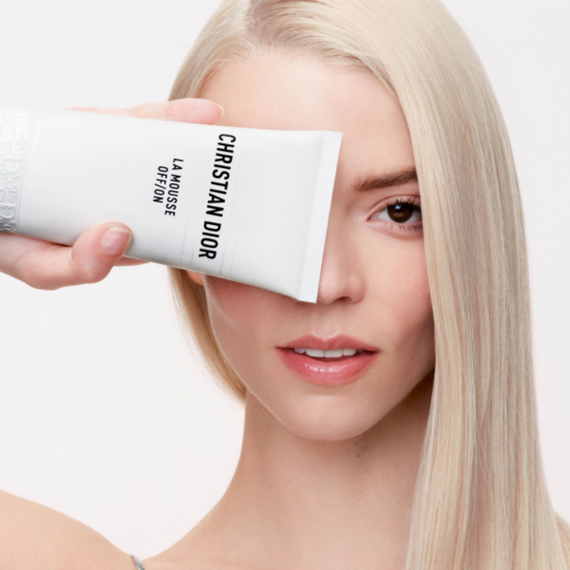 Hlbkovo čistiaca pena