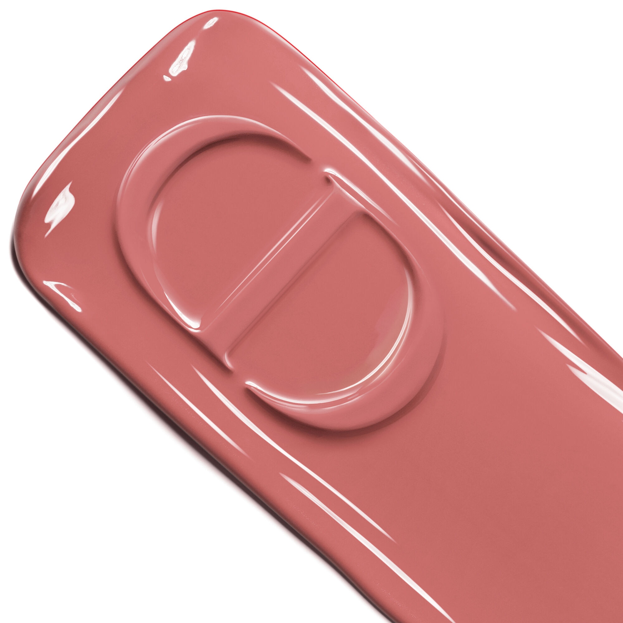 Dlhotrvajúci rúž s lesklým finišom