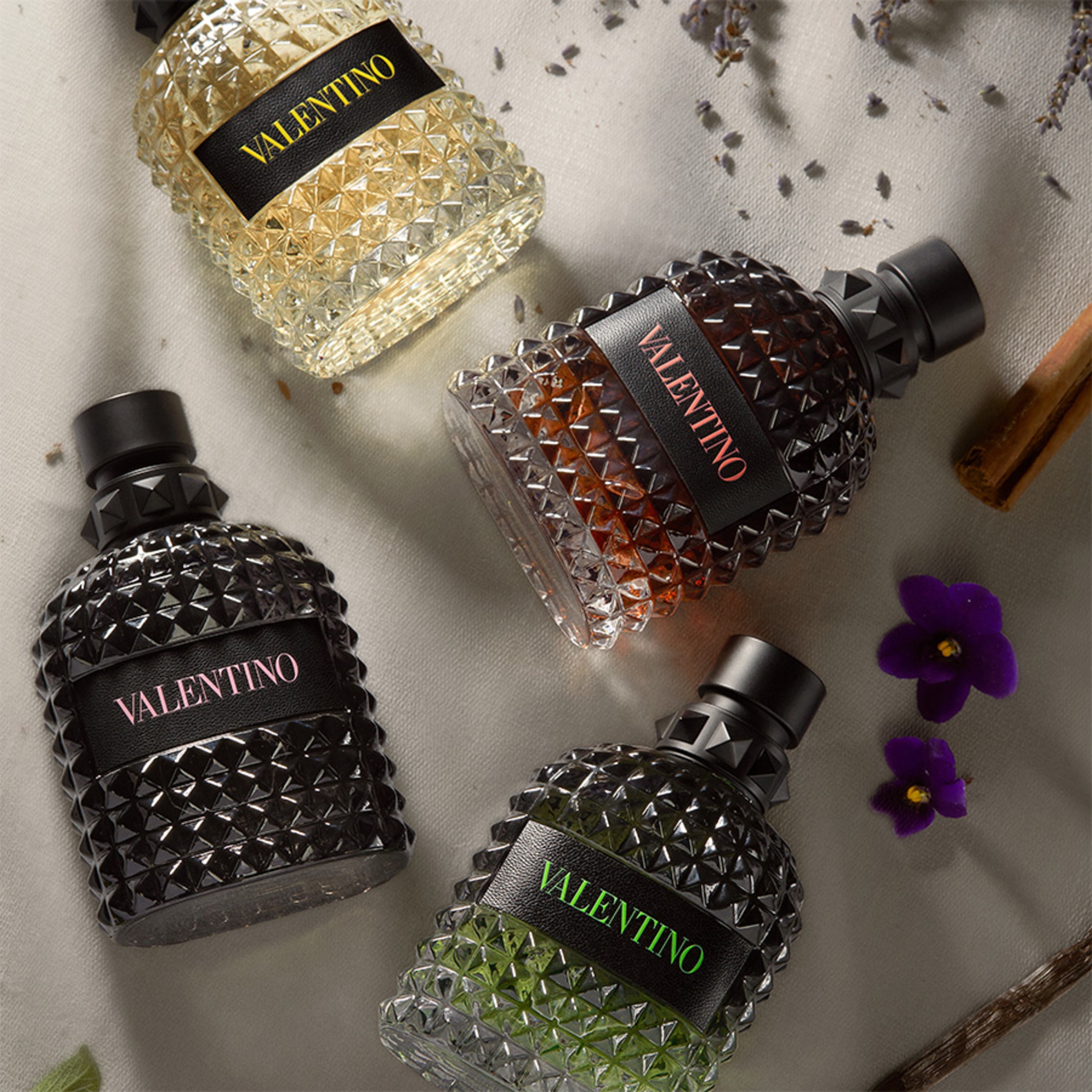 100 ML Valentino UOMO BORN IN ROMA Parfumovaná voda pre mužov  8 of 8 Parfumovaná voda pre mužov
