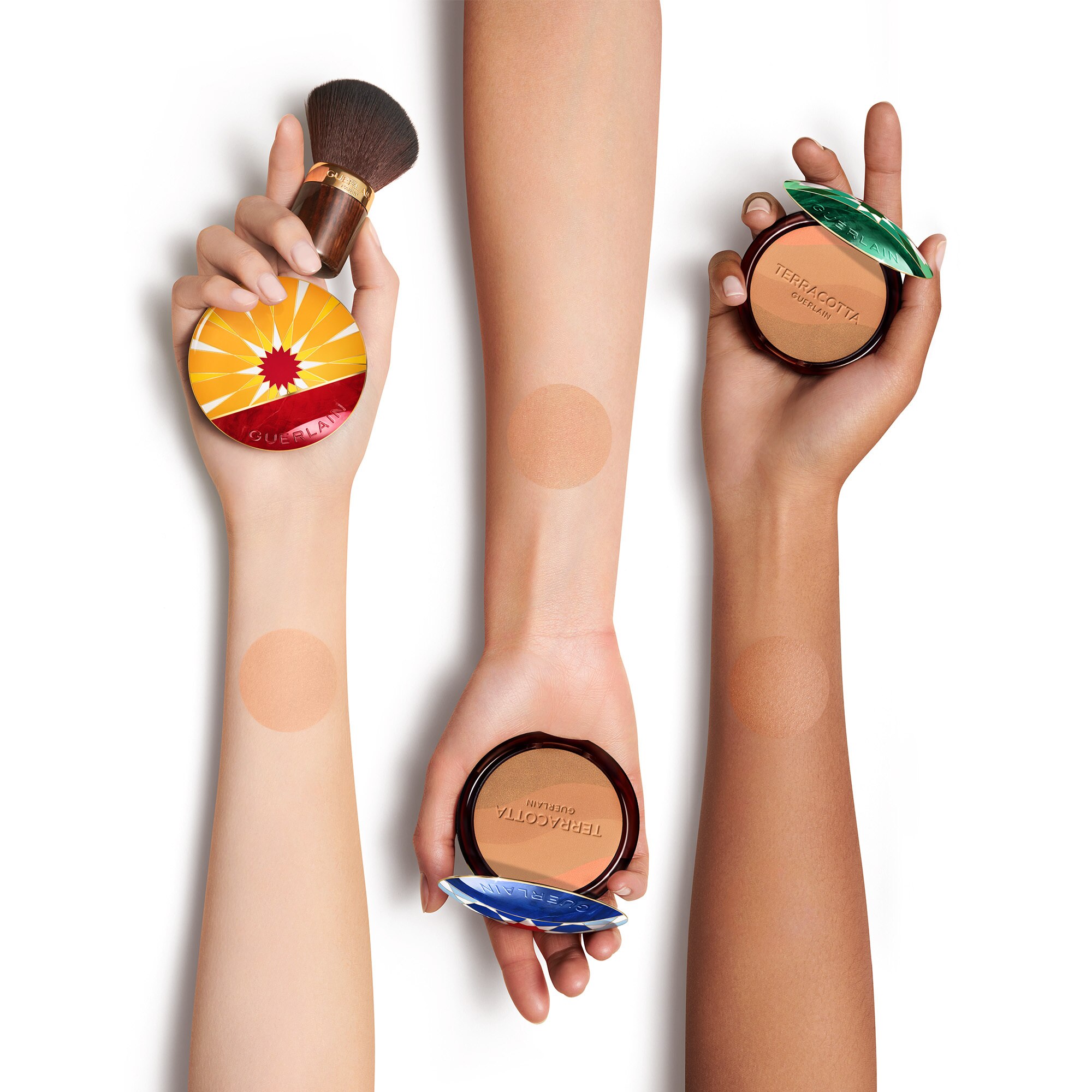 GUERLAIN TERRACOTTA Púder pre prirodzený slnkom rozžiarený vzhľad Limitovaná edícia 5 of 8 Púder pre prirodzený slnkom rozžiarený vzhľad Limitovaná edícia
