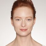  ESTÉE LAUDER BROW PERFECT 3D ALL - IN - ONE STYLER MULTI TASKER Multifunkčná ceruzka na obočie 3 v 4  2 of 3 Multifunkčná ceruzka na obočie 3 v 4