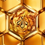15 ML GUERLAIN ABEILLE ROYALE YOUTH WATERY OIL SERUM Hĺbkovo obnovujúce a omladzujúce sérum  4 of 7 Hĺbkovo obnovujúce a omladzujúce sérum