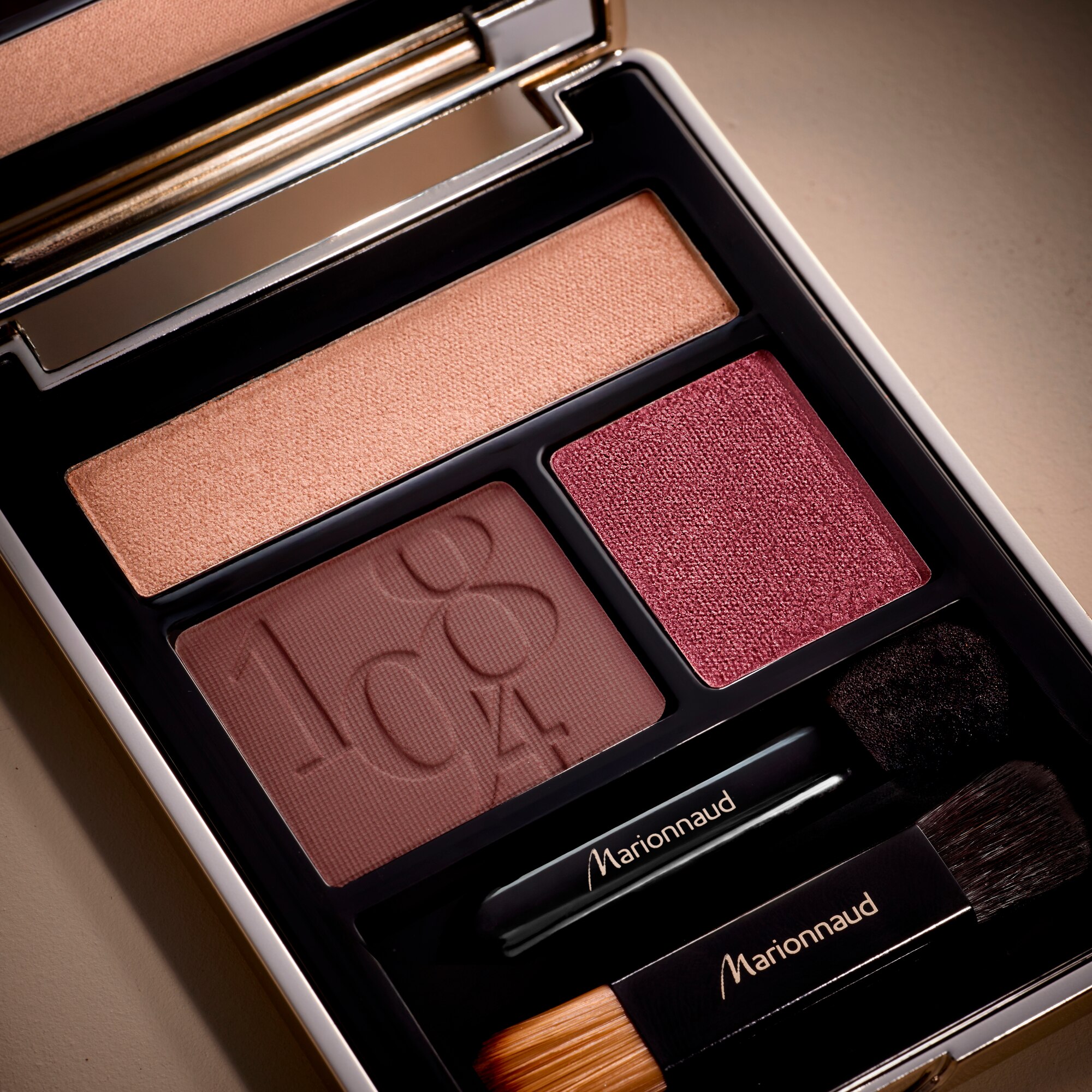 Paleta očných tieňov