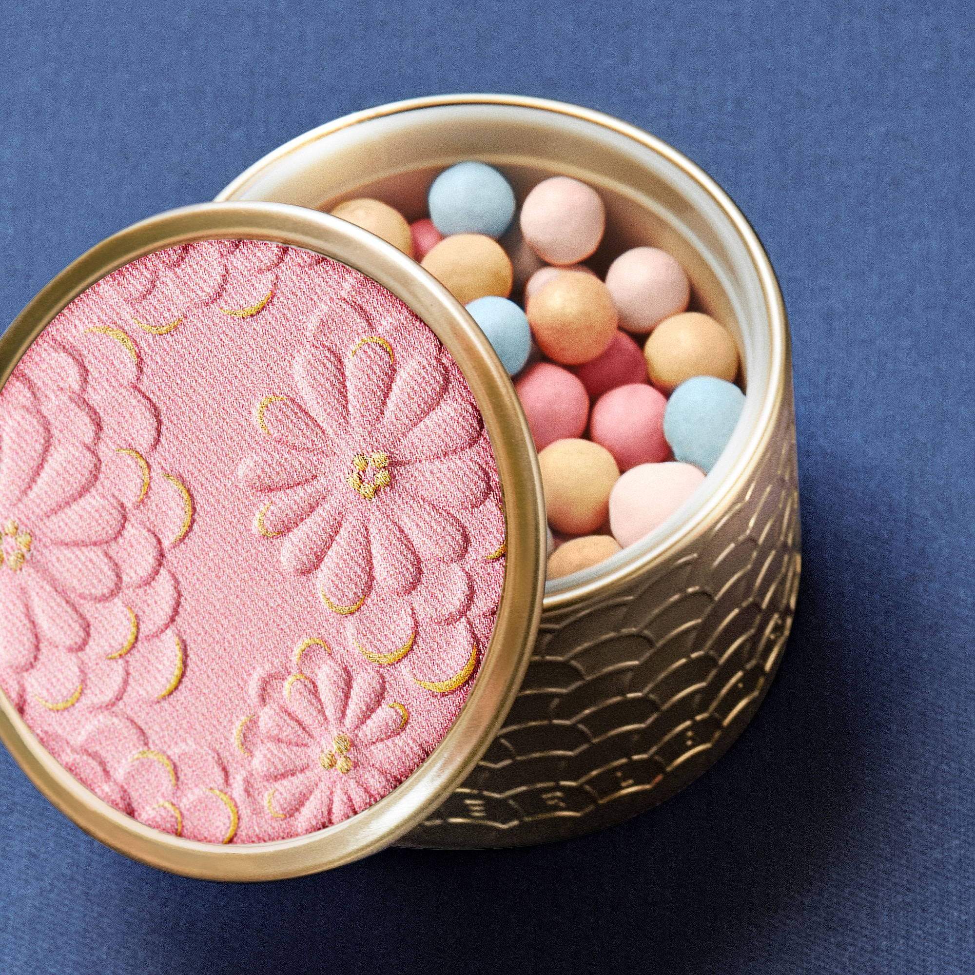 Rozjasňujúce púderové perly - Limitovaná edícia