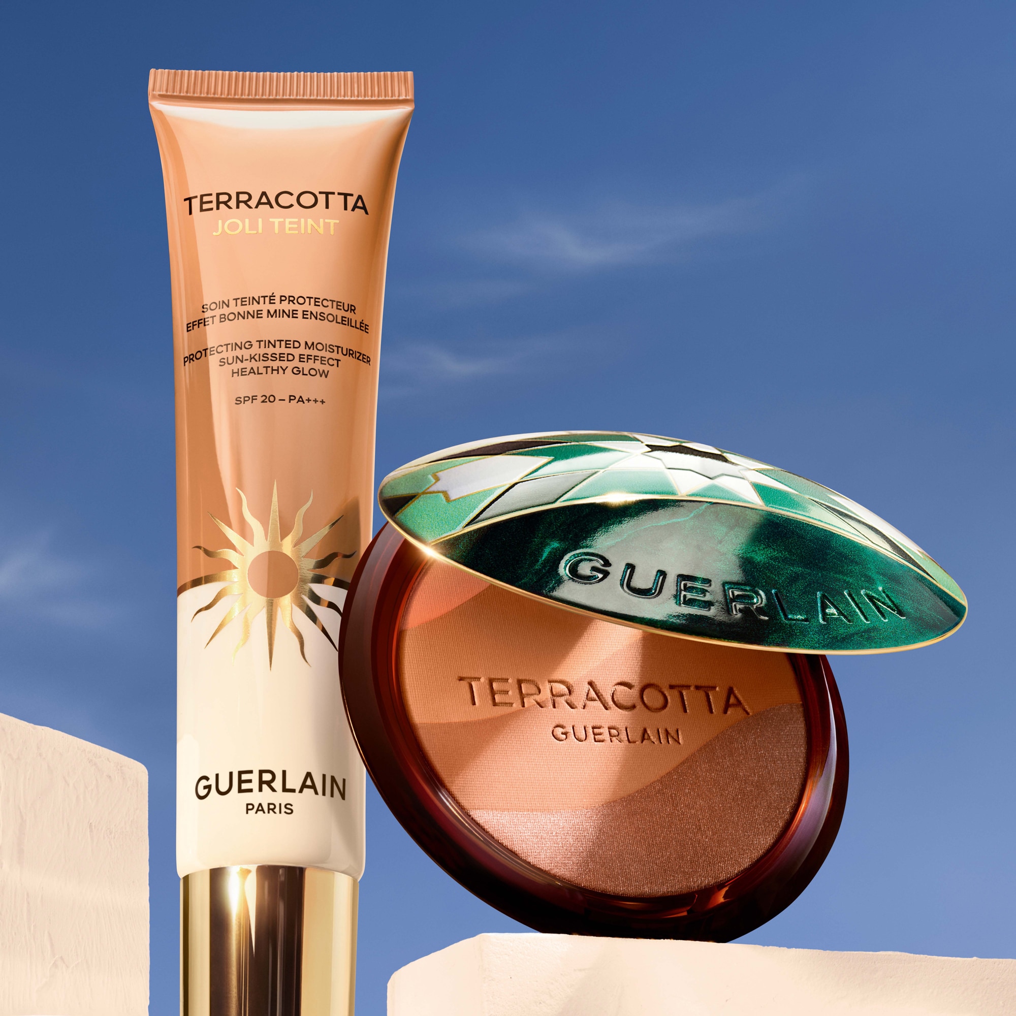 GUERLAIN TERRACOTTA Púder pre prirodzený slnkom rozžiarený vzhľad Limitovaná edícia 8 of 8 Púder pre prirodzený slnkom rozžiarený vzhľad Limitovaná edícia